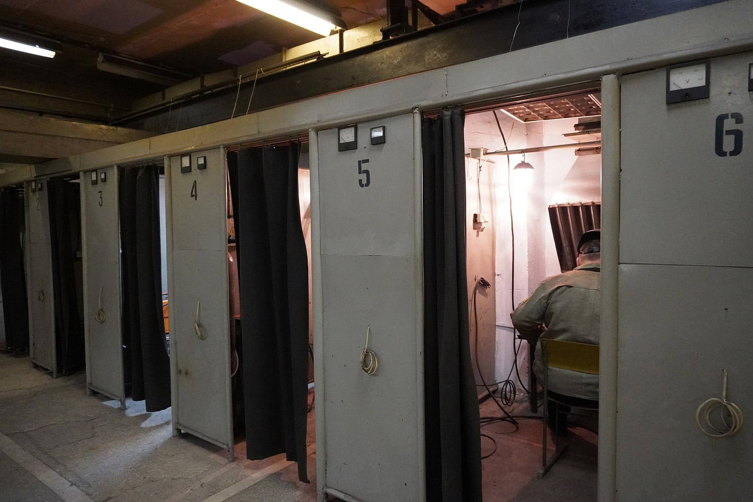 Сварщик полуавтоматом / Сварщик дуговой сварки плавящимся электродом в защитном газе 